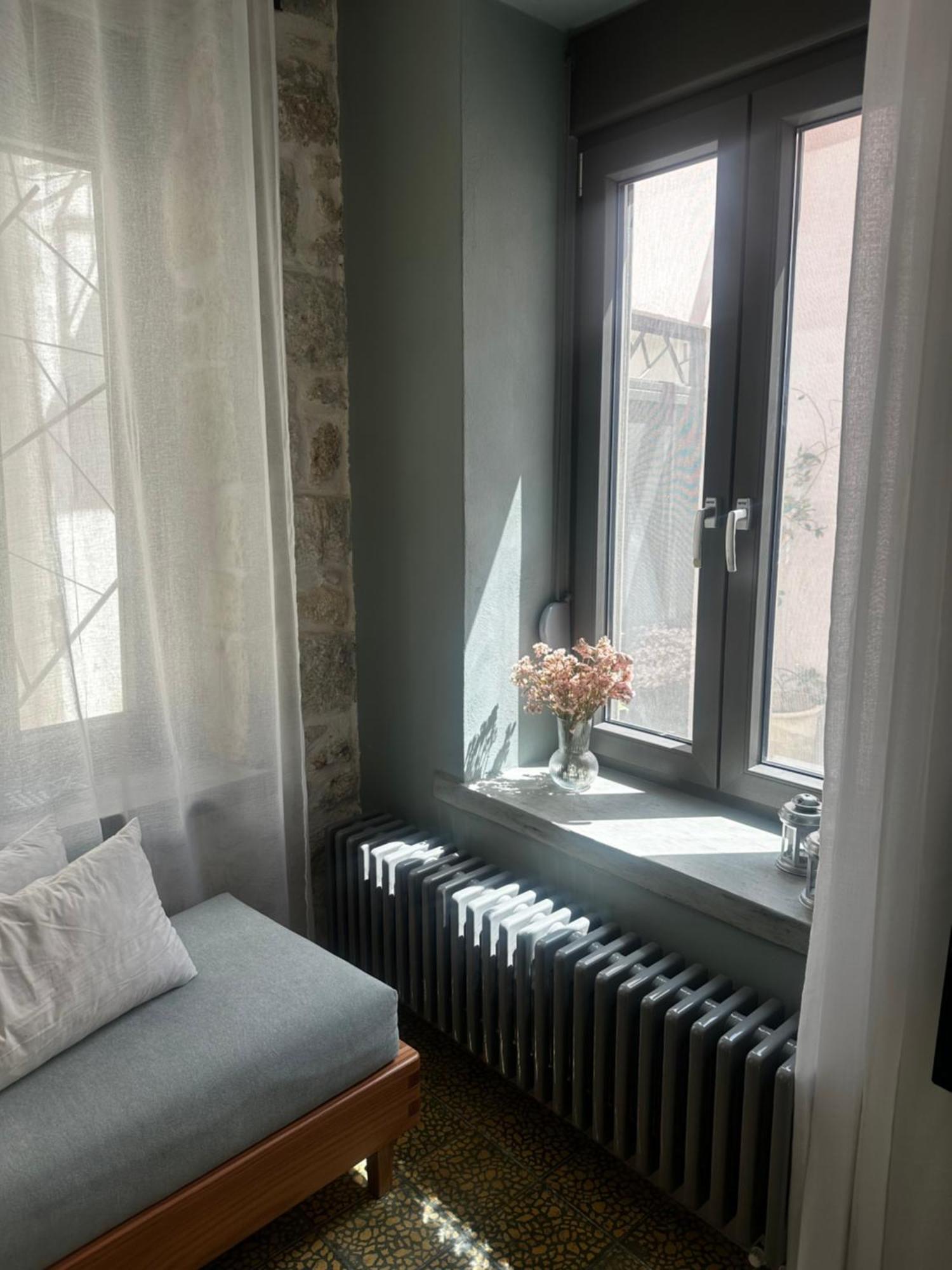 Stone Guest House In The City Candia Esterno foto